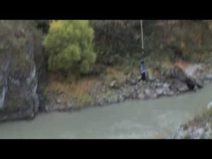 Opțiunea E – Accelerarea unui salt bungy