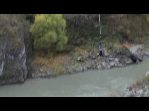 Opțiunea E – Accelerarea unui salt bungy