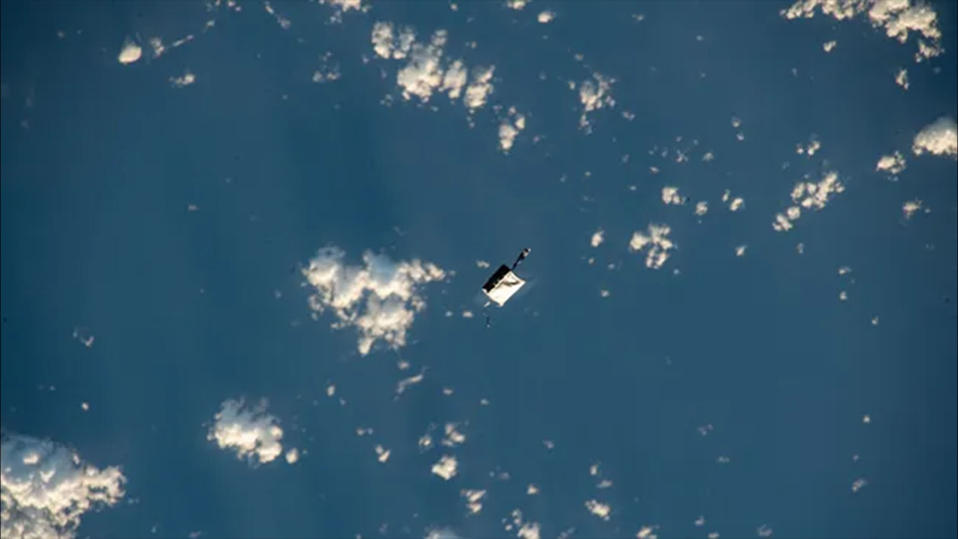 astronauts-accidentally-dropped-a-tool-bag-on-a-spacewalk,-and-you-can-see-it-with-binoculars