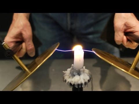 Ce se află într-o flacără de lumânare?