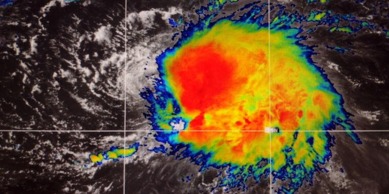 AI depășește pentru prima dată prognoza meteo convențională: studiu Google