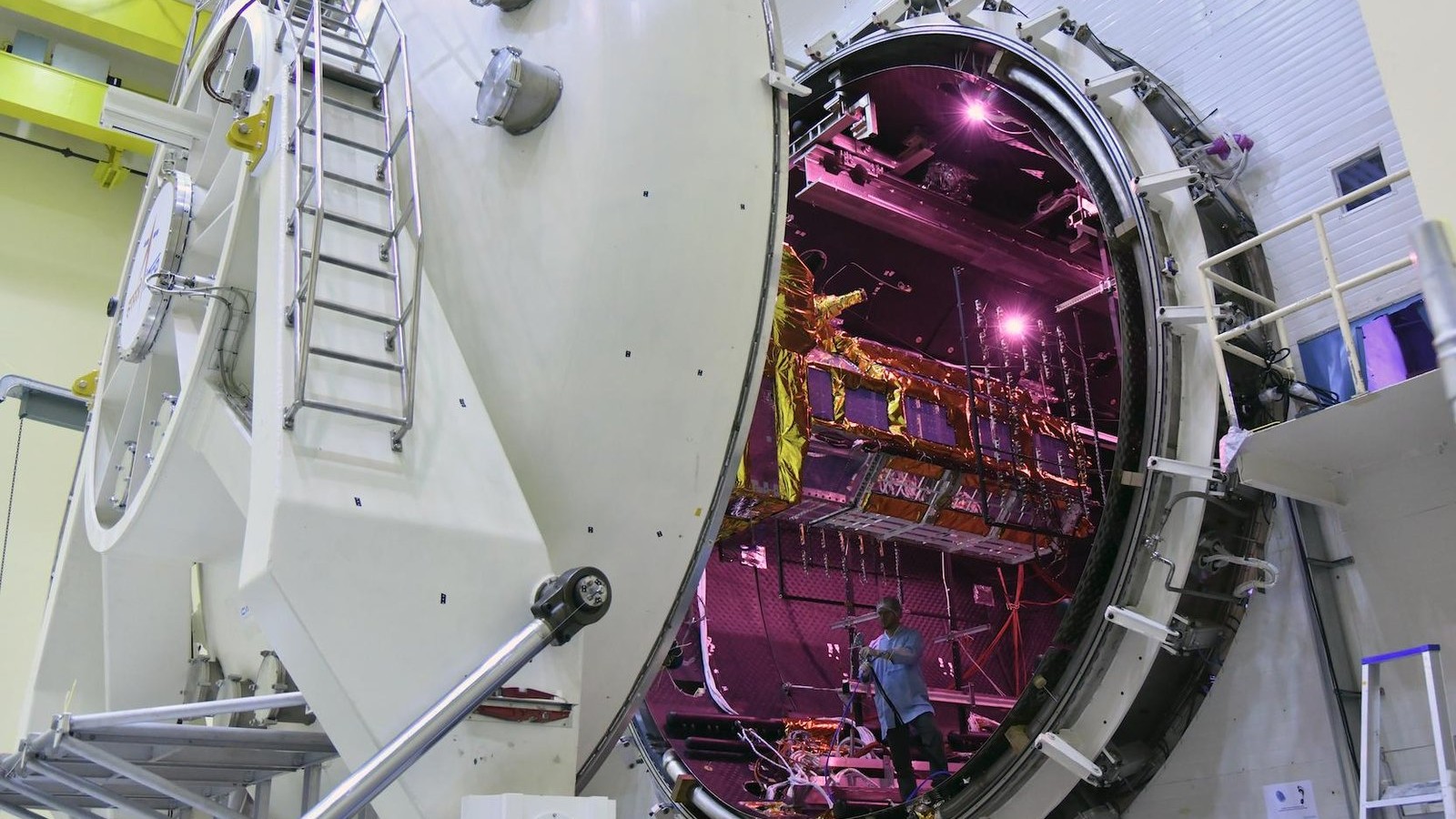 satelitul-climatic-de-debut-al-nasa-si-al-indiei-va-fi-lansat-in-2024-iata-ce-va-face.