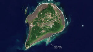 insula-vulcanica-nou-formata-din-apropierea-japoniei-este-inca-in-crestere,-arata-satelitul