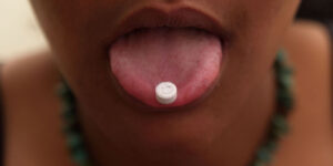 mdma-–-alias-ecstasy-–-trimis-la-fda-ca-parte-a-terapiei-ptsd