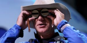 jeff-bezos-spune-ce-ne-gandim-cu-totii:-„blue-origin-trebuie-sa-fie-mult-mai-rapid”