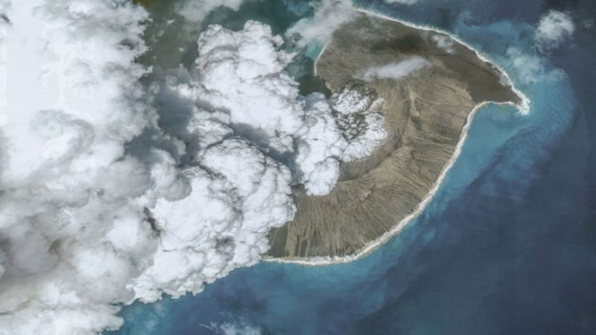 eruptia-vulcanului-tonga-a-fost-alimentata-de-2-camere-de-fuziune-care-inca-sunt-pline-de-magma