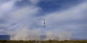 racheta-suborbitala-blue-origin-zboara-pentru-prima-data-in-15-luni