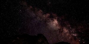 daily-telescope:-o-fotografie-simpla-a-caii-lactee-deasupra-frantei-si-spaniei
