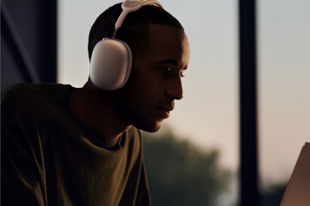 economisiti-70-usd-la-fantasticele-airpods-max-la-best-buy