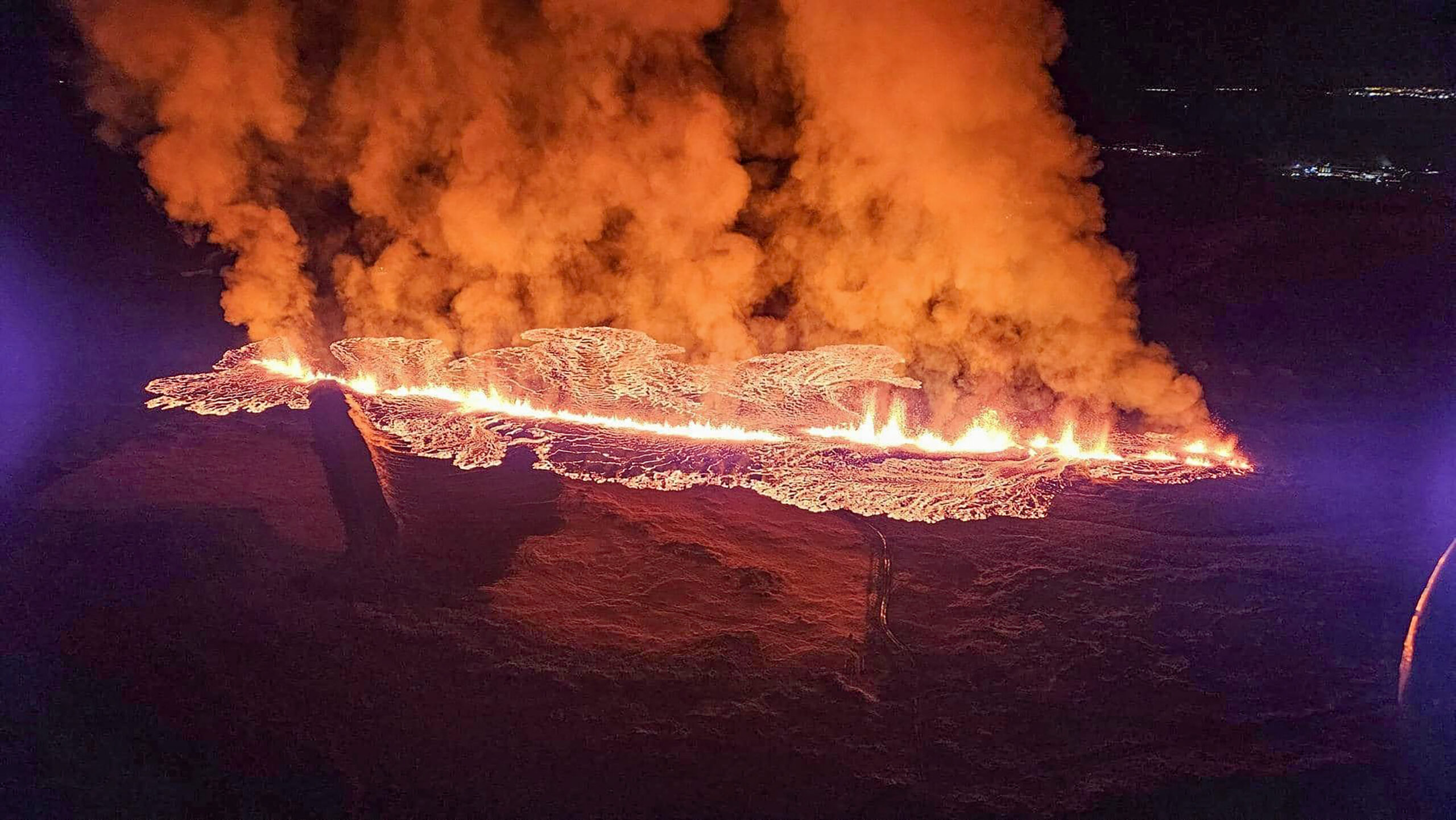 „nimic-nu-este-exclus”:-vulcanul-din-islanda-este-pregatit-sa-erupa-din-nou,-grindavik-inca-in-zona-de-pericol