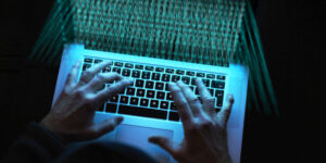 de-parca-2-vulnerabilitati-ivanti-sub-exploatare-nu-ar-fi-suficient-de-grave,-acum-sunt-3
