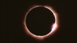 eclipsa-totala-de-soare-din-8-aprilie:-de-ce-aceasta-eclipsa-se-repeta-la-fiecare-54-de-ani