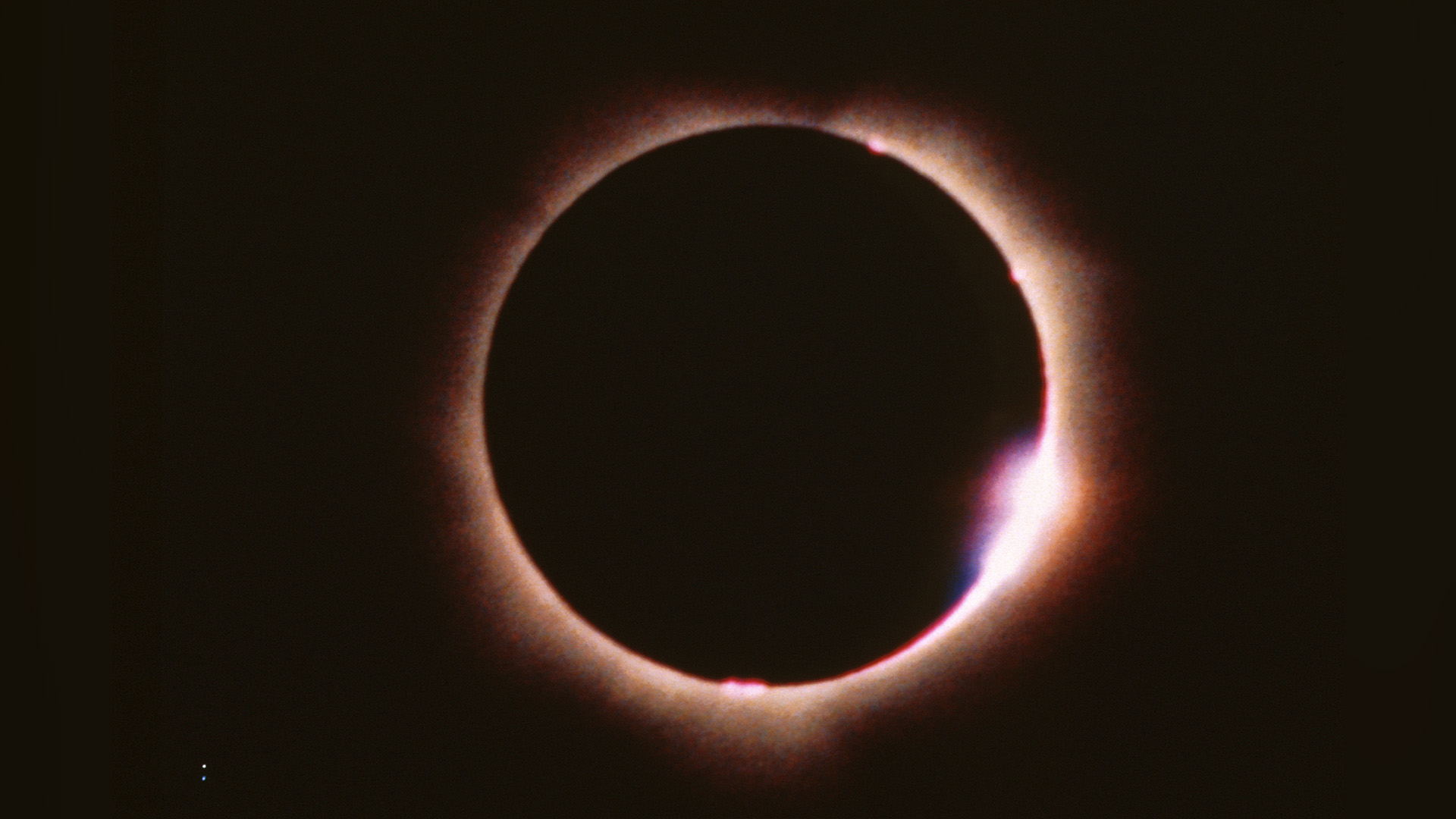 eclipsa-totala-de-soare-din-8-aprilie:-de-ce-aceasta-eclipsa-se-repeta-la-fiecare-54-de-ani