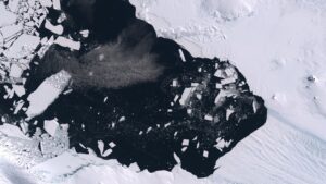 fracturarea-ghetarului-antarctic-bate-recordul-de-viteza-de-80-mph