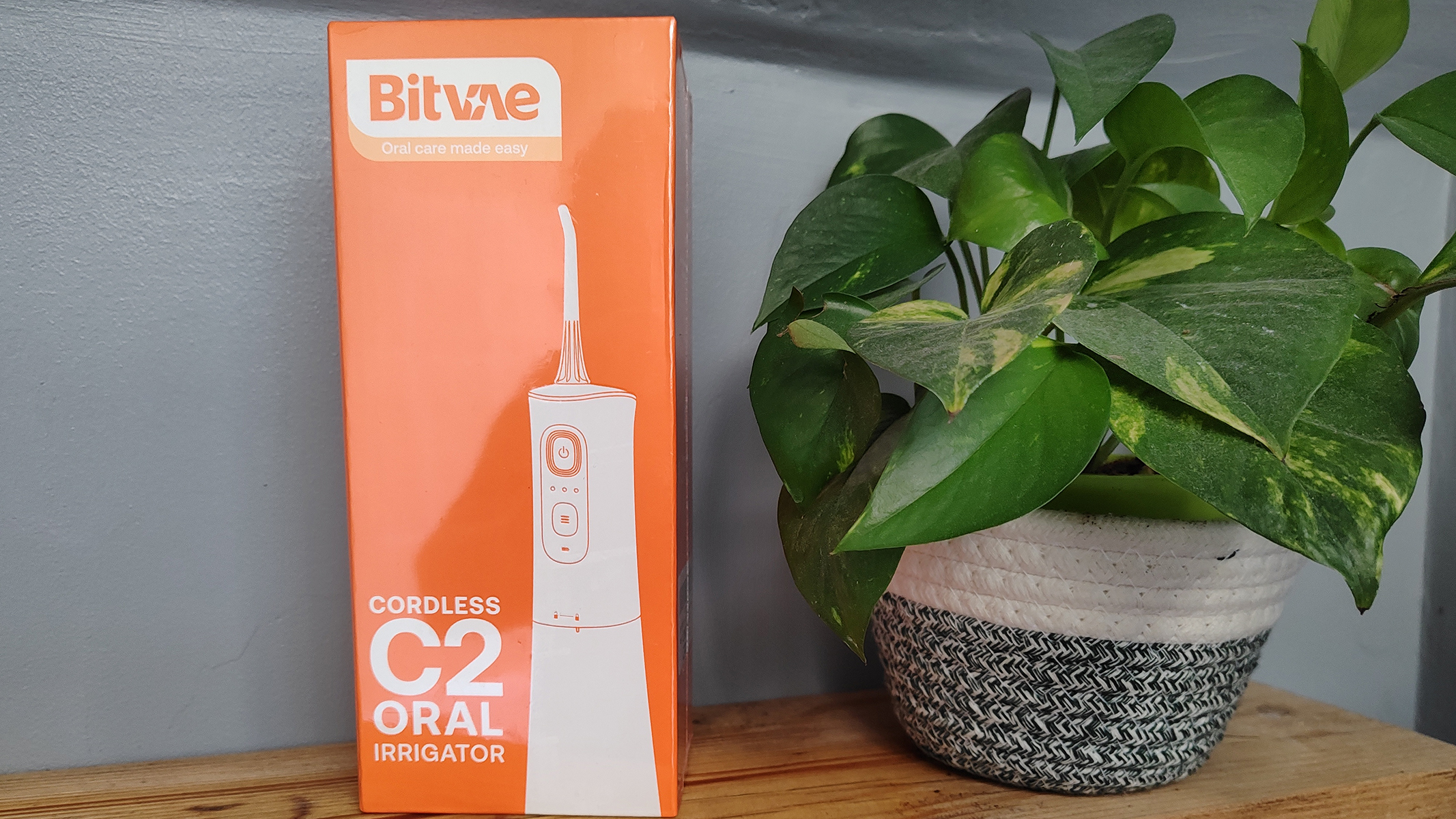 recenzie-bitvae-c2-water-flosser