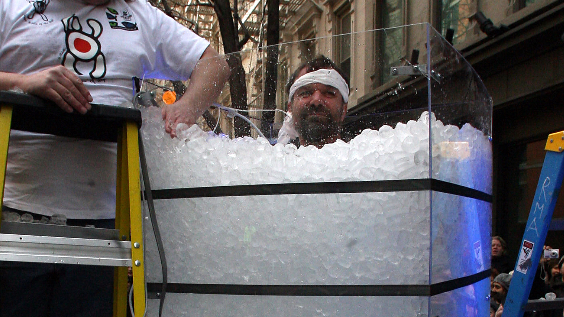 plonje-de-gheata-si-tinerea-respiratiei:-„metoda-wim-hof”-face-ceva?