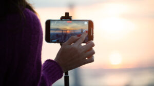 cum-sa-inregistrezi-in-siguranta-eclipsa-din-8-aprilie-cu-telefonul-tau