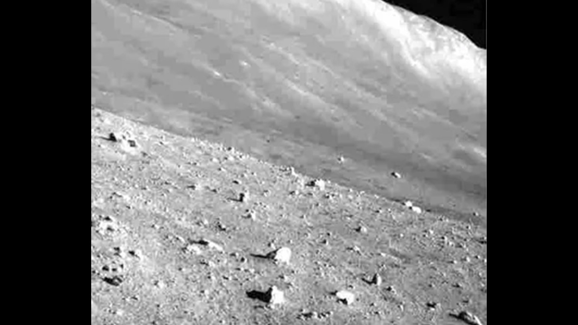 sfidand-sansele,-aterizatorul-slim-din-japonia-supravietuieste-celei-de-a-doua-nopti-pe-luna