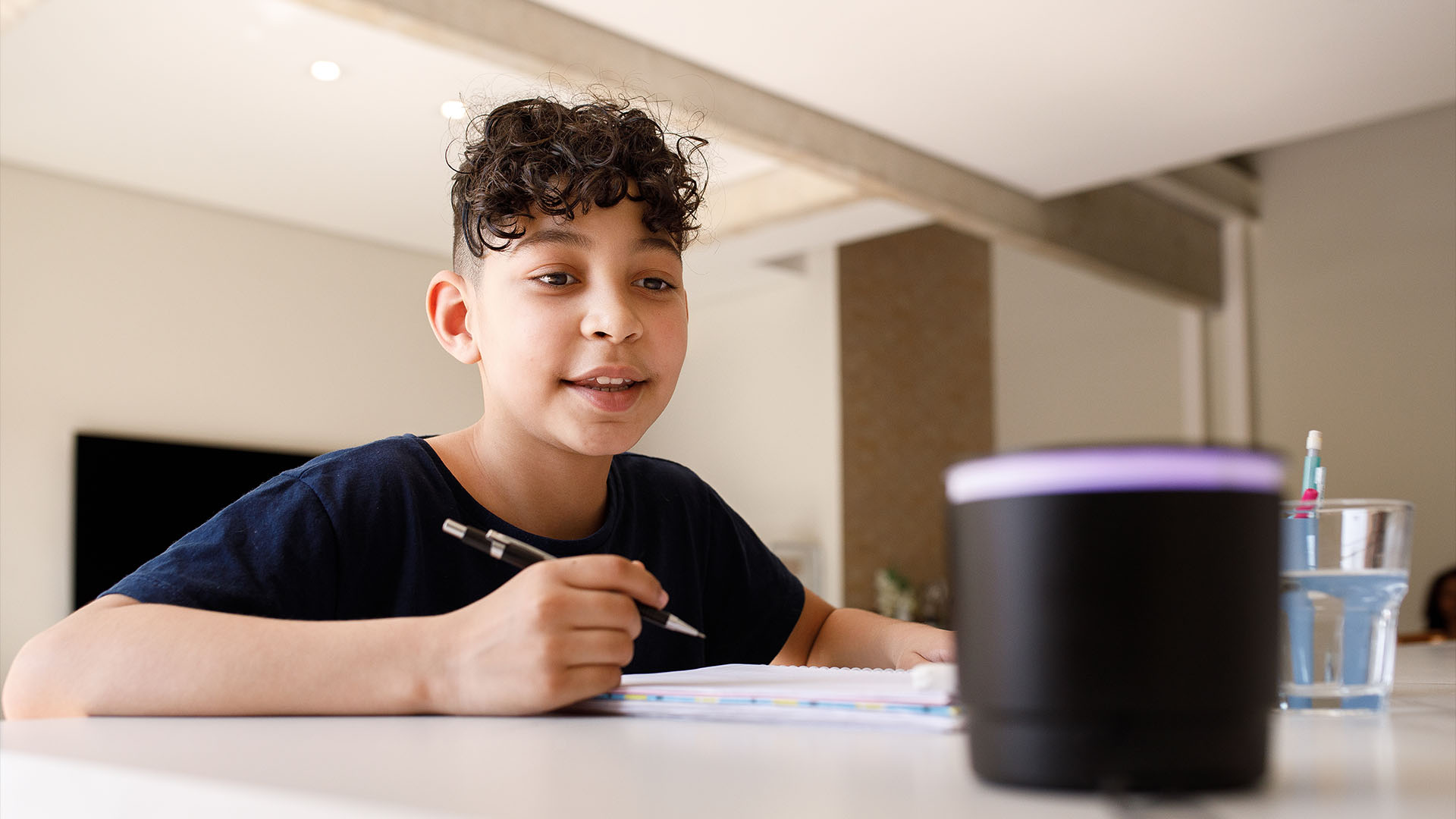 multi-copii-nu-sunt-siguri-daca-alexa-si-siri-au-sentimente-sau-gandesc-ca-oamenii,-arata-studiul