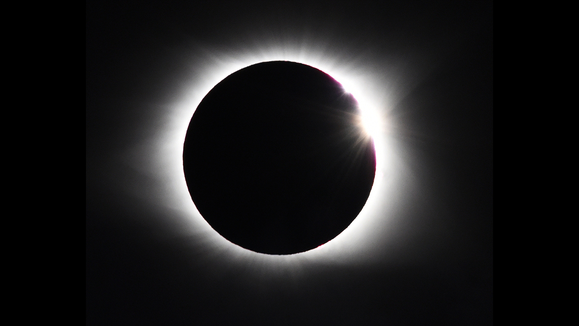 cum-si-unde-sa-urmariti-online-gratuit-eclipsa-de-soare-din-8-aprilie
