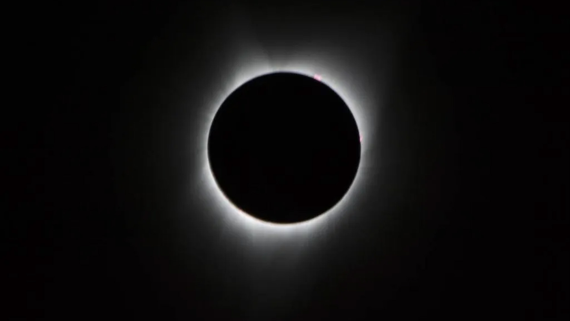priveste-in-direct!-eclipsa-totala-de-soare-a-inceput-peste-america-de-nord.