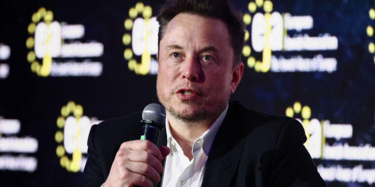 Elon Musk: AI va fi mai inteligent decât orice om la sfârșitul anului viitor