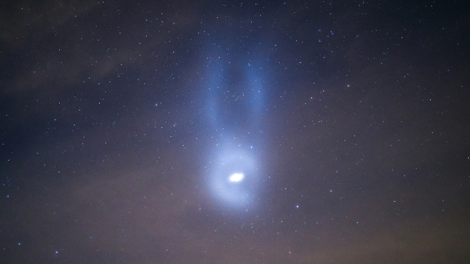 „spirala-spacex”-cu-coarne-atrage-aurore-deasupra-europei-in-prima-vedere-de-acest-fel