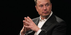 neuralink-de-la-elon-musk-raporteaza-probleme-cu-primul-cip-al-creierului-uman