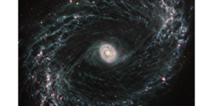 flux-galactic-monstru-alimentat-de-stele-care-explodeaza