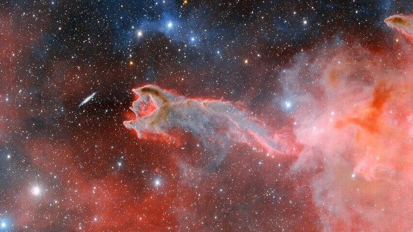 fotografia-spatiala-a-saptamanii:-„mana-lui-dumnezeu”-ii-lasa-pe-astronomi-sa-se-scarpina-in-cap