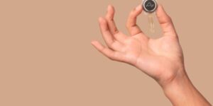 neuralink-pentru-a-implanta-al-doilea-om-cu-cip-creier,-deoarece-85%-din-fire-se-retrag-in-primul