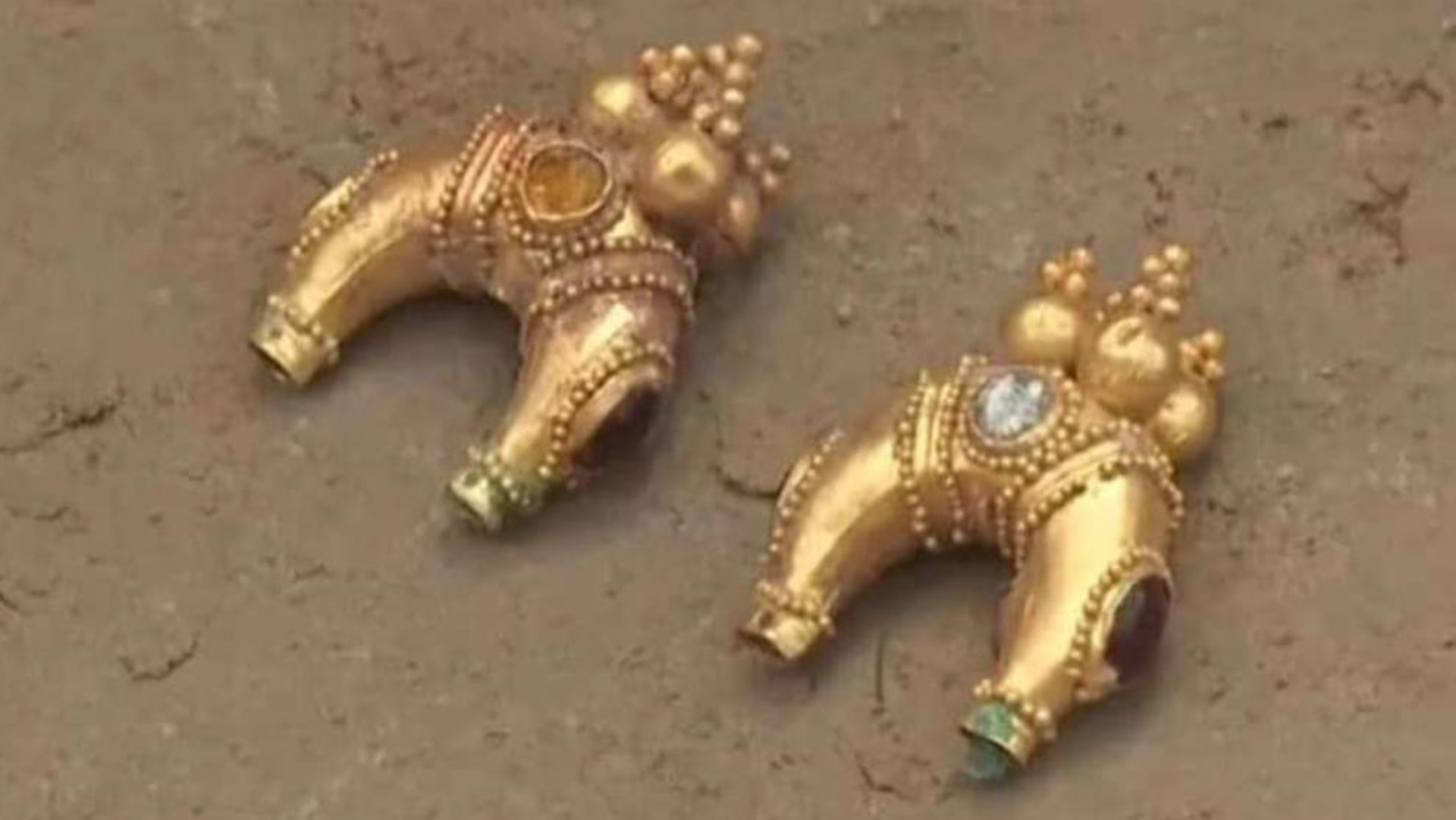 bijuterii-din-aur-vechi-de-2.000-de-ani-din-cultura-misterioasa-descoperite-in-kazahstan
