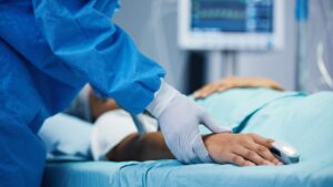 unii-pacienti-cu-leziuni-cerebrale-au-suportul-vital-retras-prea-devreme,-sugereaza-studiul