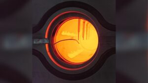 energia-solara-a-generat-suficienta-caldura-pentru-a-alimenta-un-cuptor-din-otel