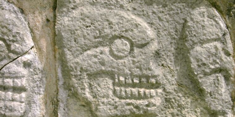 adn-ul-antic-maya-arata-ca-barbatii-au-fost-sacrificati-in-perechi-la-chichen-itza