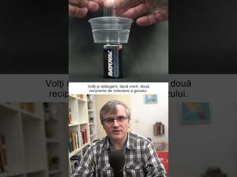 Din ce este formată apa?