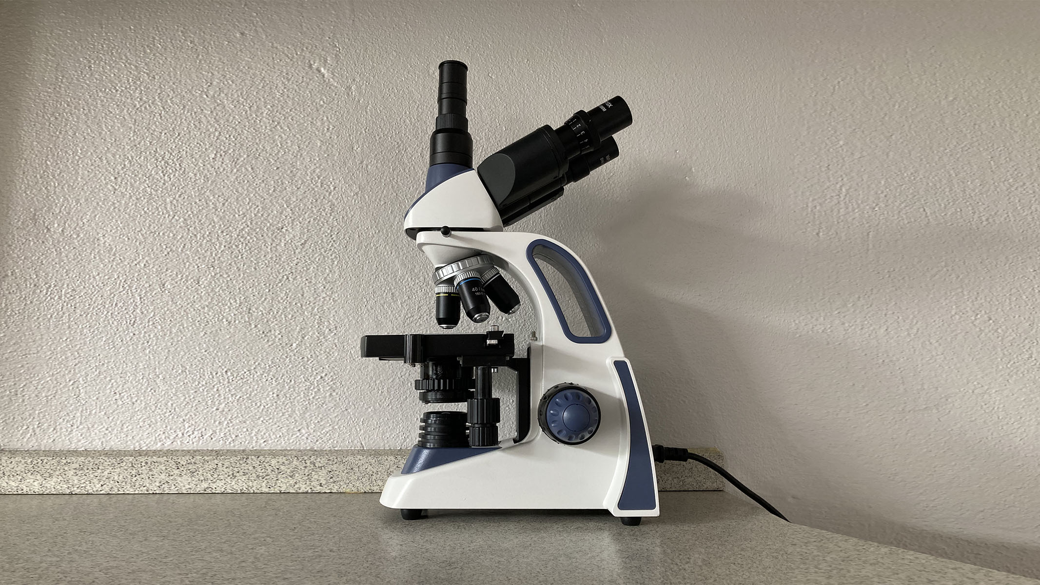 analiza-microscopului-compus-trinocular-swift-sw380t-40x-2500x