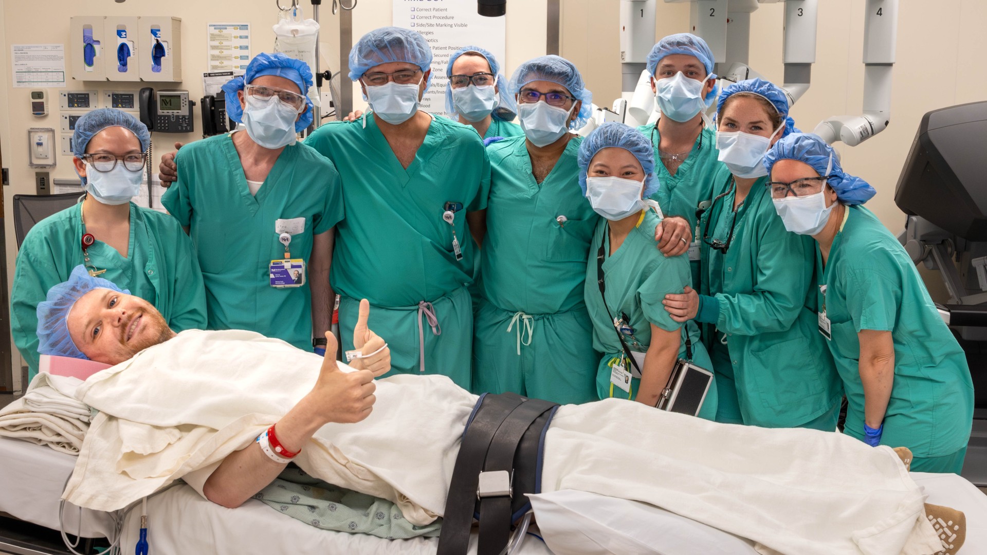 un-barbat-din-sua-primeste-un-transplant-de-rinichi-in-timp-ce-este-treaz