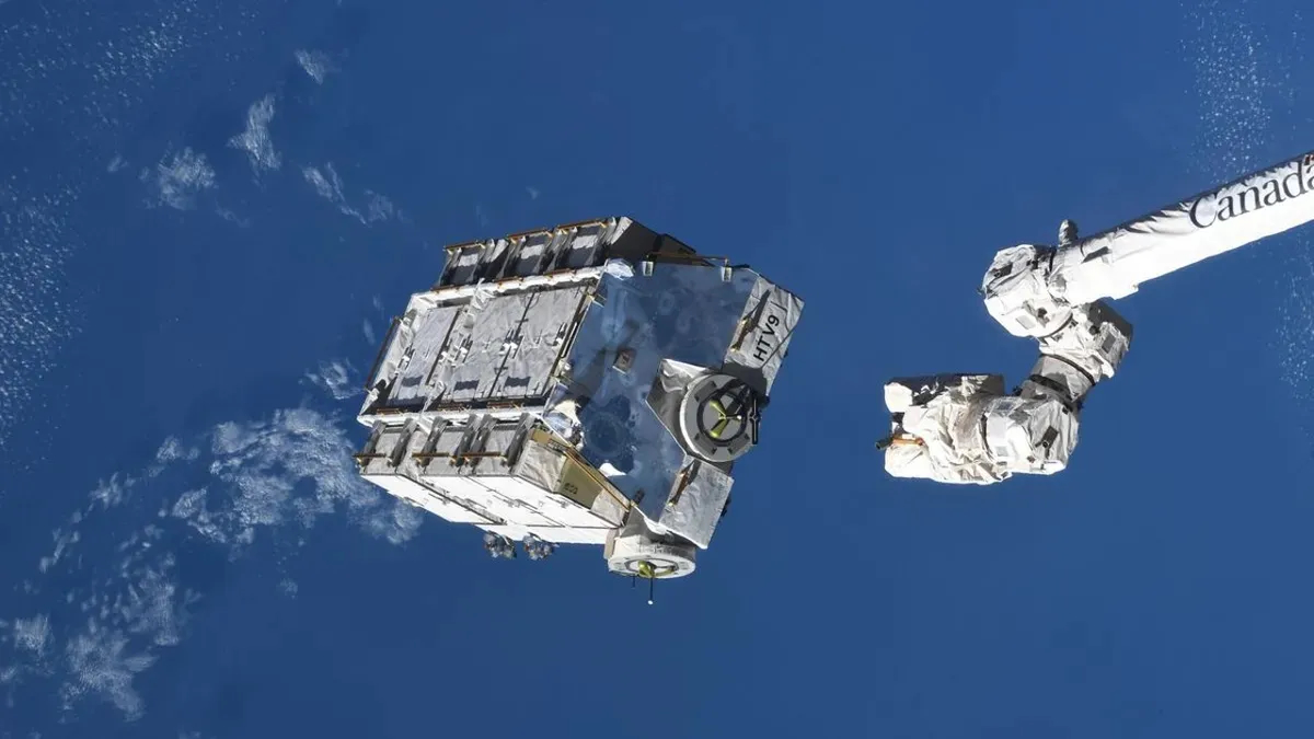 dosarele-familiei-din-florida-la-nasa-dupa-ce-gunoaie-spatiale-ale-iss-s-au-prabusit-in-casa