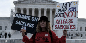 scotus-darama-imunitatea-sacklers,-aruncand-in-aer-asezarea-opioidelor
