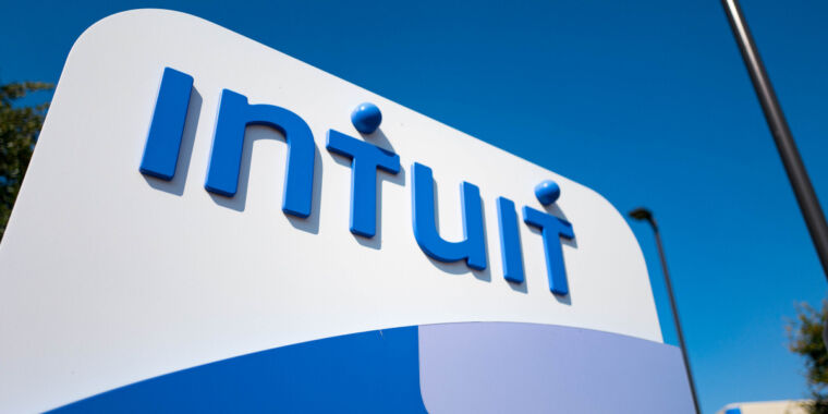 Pariul cu inteligența artificială a lui Intuit: concedieri în masă de 1.800 de persoane asociate cu angajări