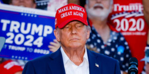 aliatii-lui-trump-vor-„face-america-pe-primul-loc-in-ia”-cu-un-ordin-executiv-amplu