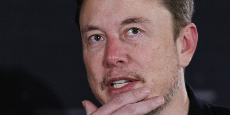 Elon Musk susține că antrenează „cea mai puternică inteligență artificială din lume după fiecare măsură”