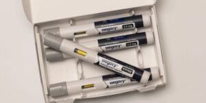 oamenii-fac-o-supradoza-cu-medicamente-de-slabit-care-nu-sunt-marcii,-avertizeaza-fda