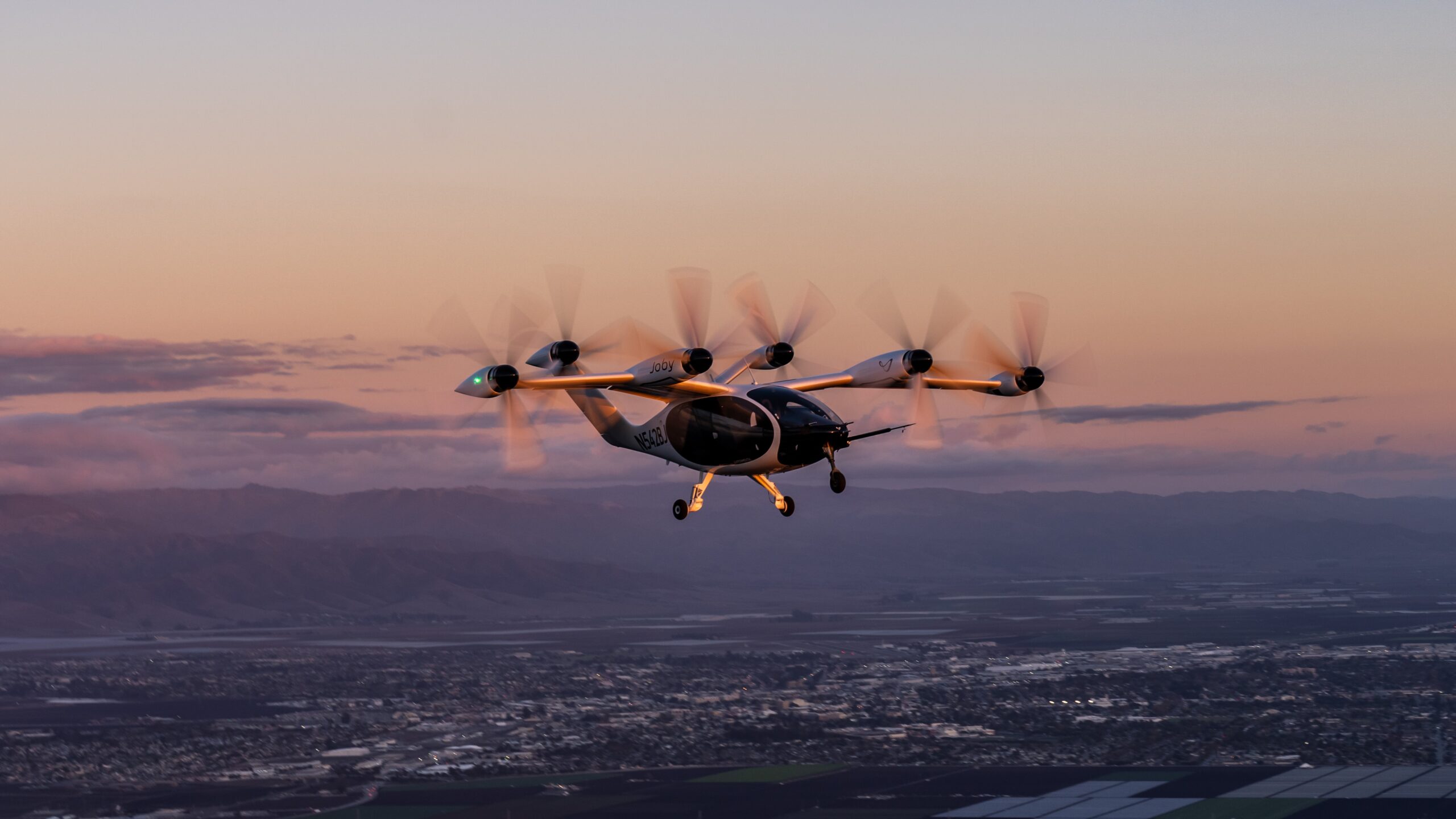 aeronava-vtol-alimentata-cu-hidrogen-face-o-calatorie-record-de-523-de-mile-–-si-aterizeaza-cu-10%-din-combustibil-ramas-in-rezervor
