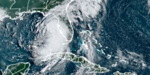 inundatii-istorice-posibile,-deoarece-ts-debby-se-abate-in-sud-estul-statelor-unite