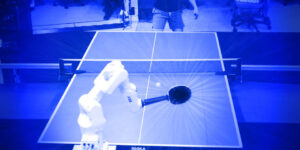 om-vs.-masina:-noul-robot-al-lui-deepmind-ofera-un-triumf-in-tenis-de-masa