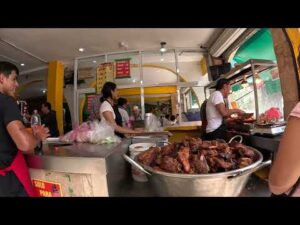 Carnitas El Conejo en la plaza Abasolo, Irapuato Guanajuato.
