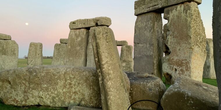 Oamenii de știință au rezolvat originea misterioasă a Pietrei de altar din Stonehenge: Scoția