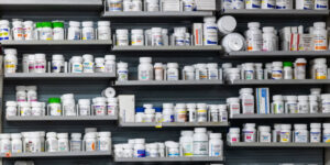 negocieri-privind-pretul-medicamentelor-medicare:-10-preturi-de-lista-scad-intre-38%-si-79%